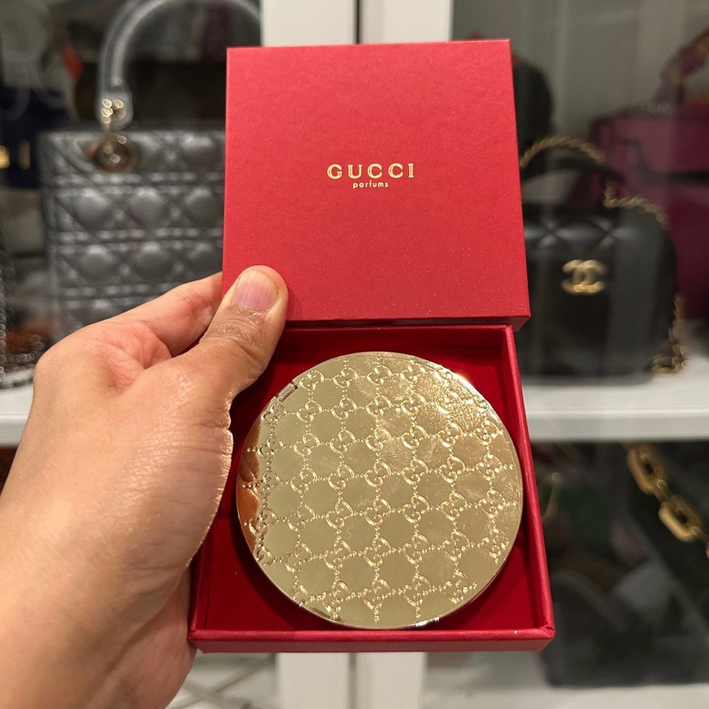 GWP Gucci Gold Embossed Compact